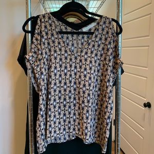 Lush patterned top with shoulder cut-outs